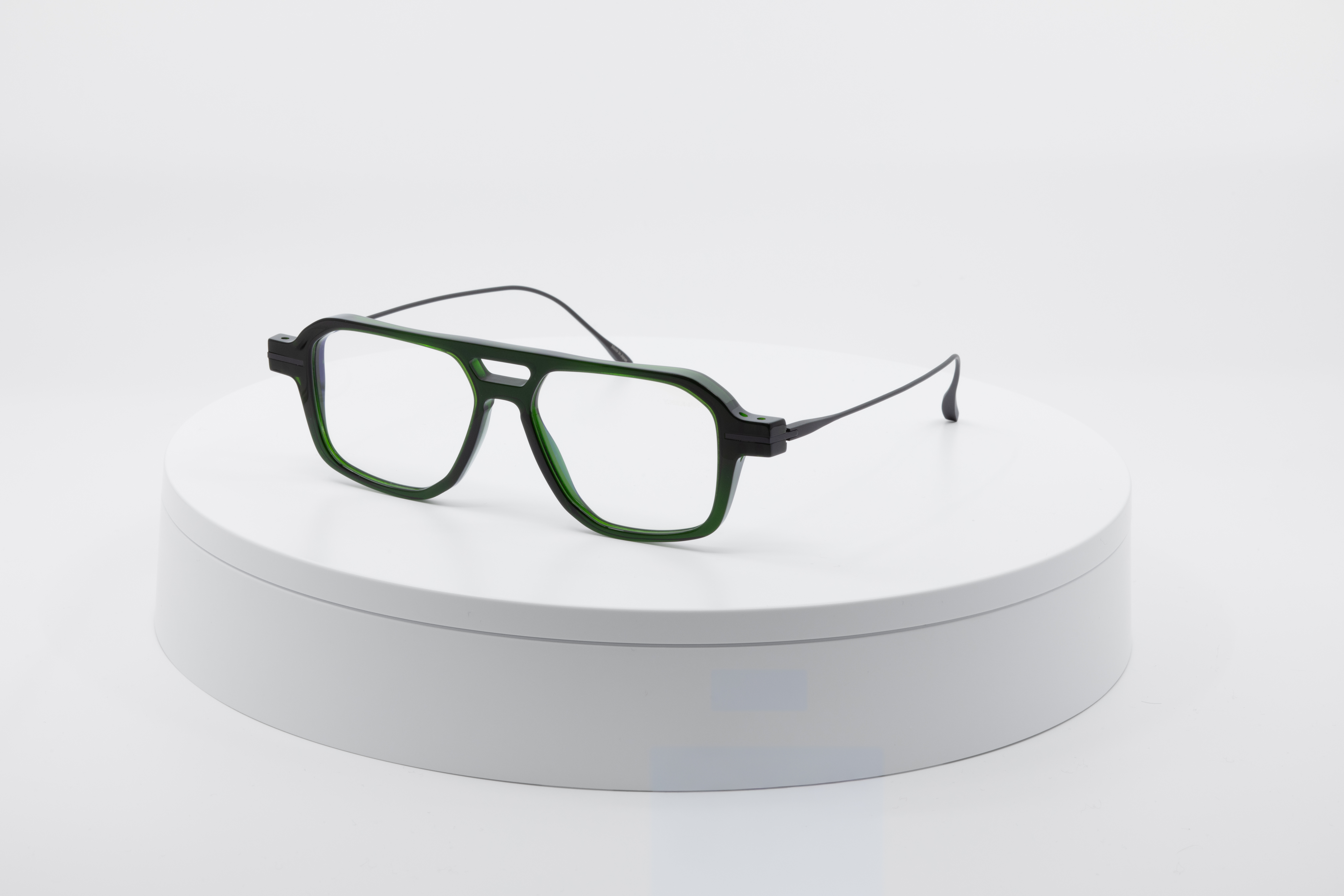 Mar·42 — White-Gold Unfinished angled